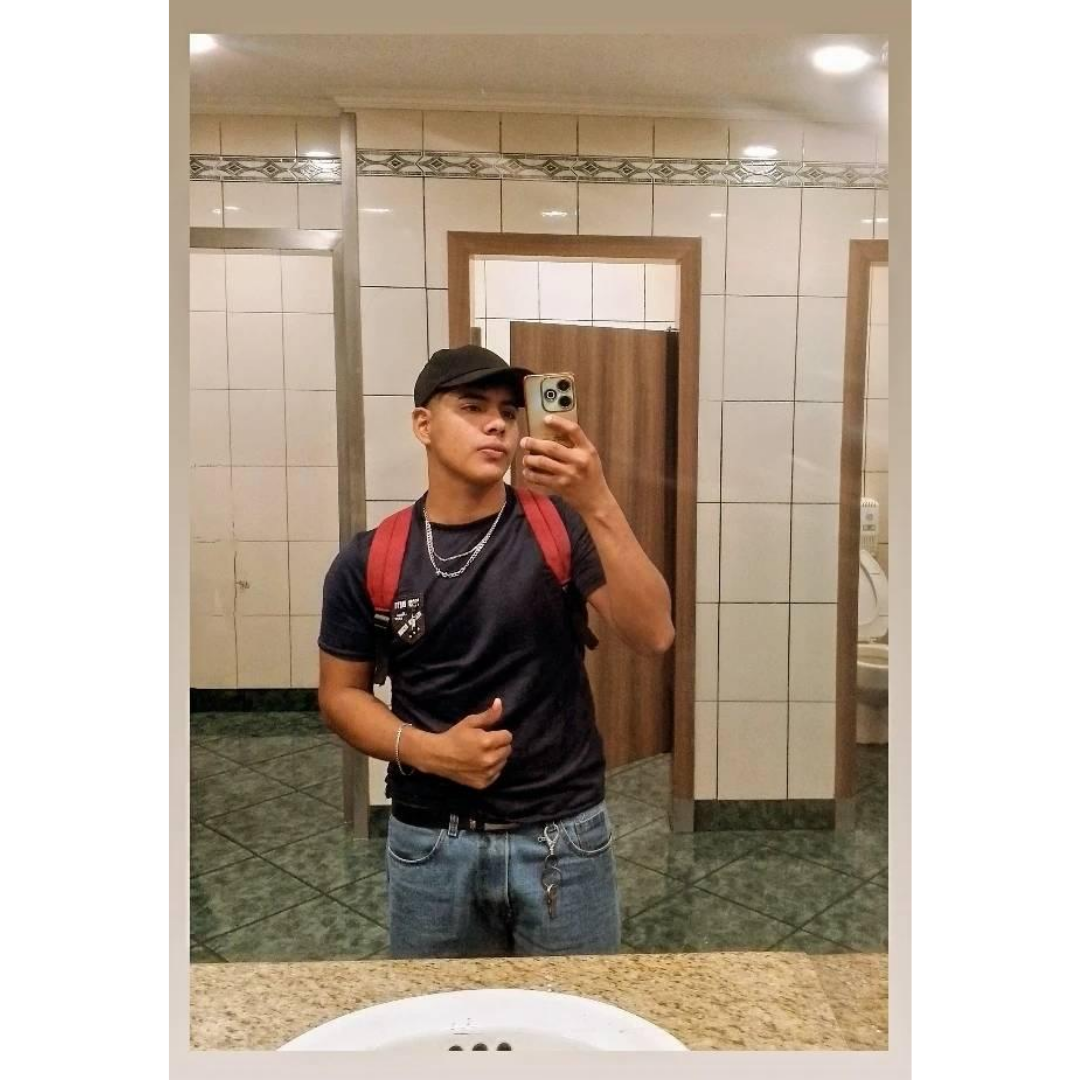 <strong>Carlos M.</strong>